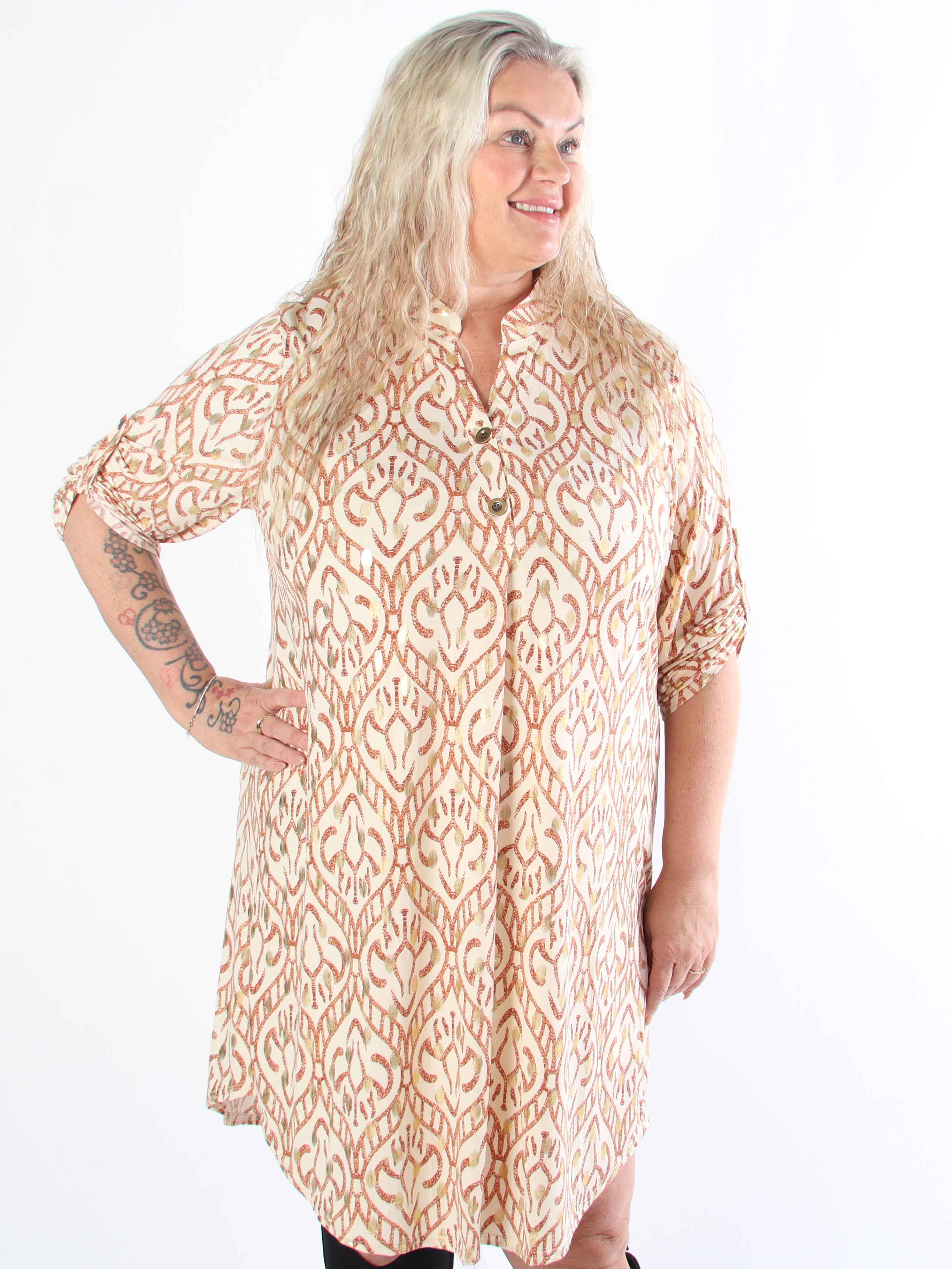 Ebba Boho Long - Elastisk plus size mønstret kjole med guld prikker
